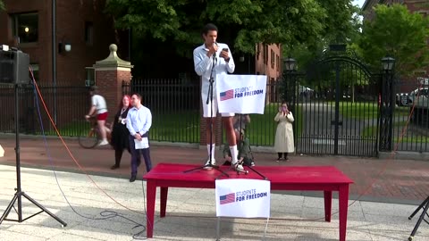 Harvard students, faculty rally in support of international students