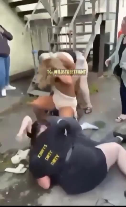 UK hoes fighting like savages