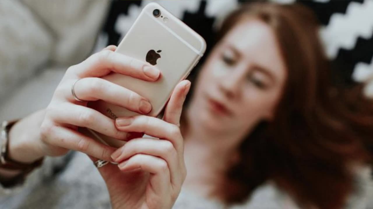 How to protect your eyes while using your mobile phone