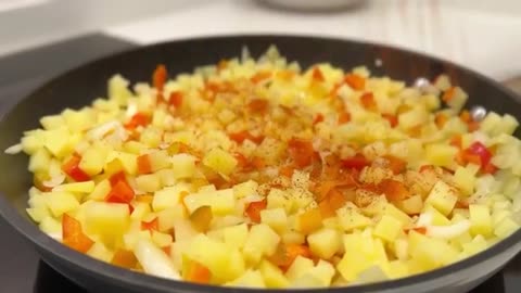 Crunchy potato and pepper fritters