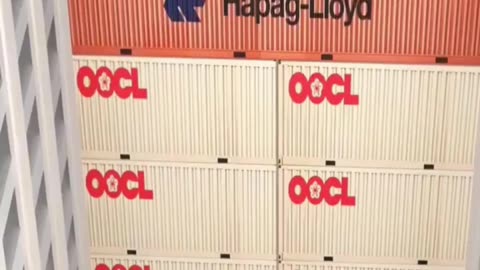Colossus of the Sea: A Giant Container Ship 🚢