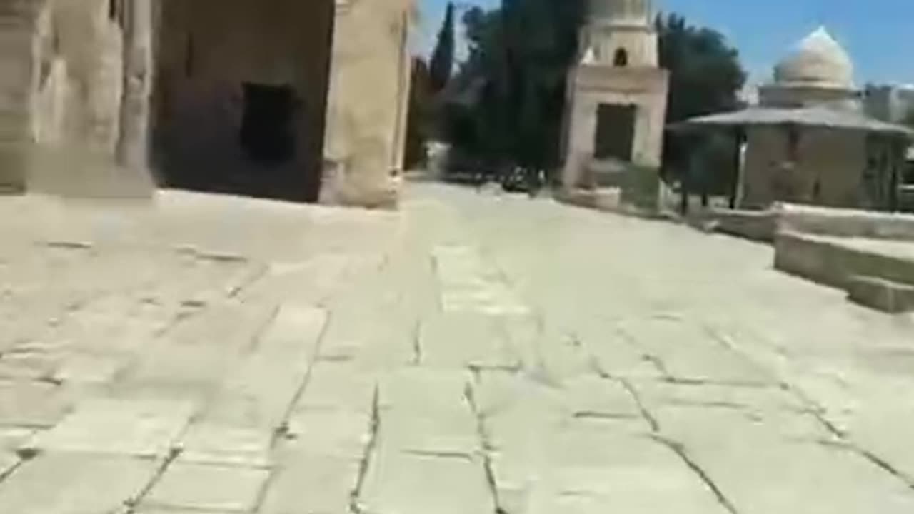 Occupying Israel has completely emptied the Al-Aqsa Mosque by expelling all the Muslims.