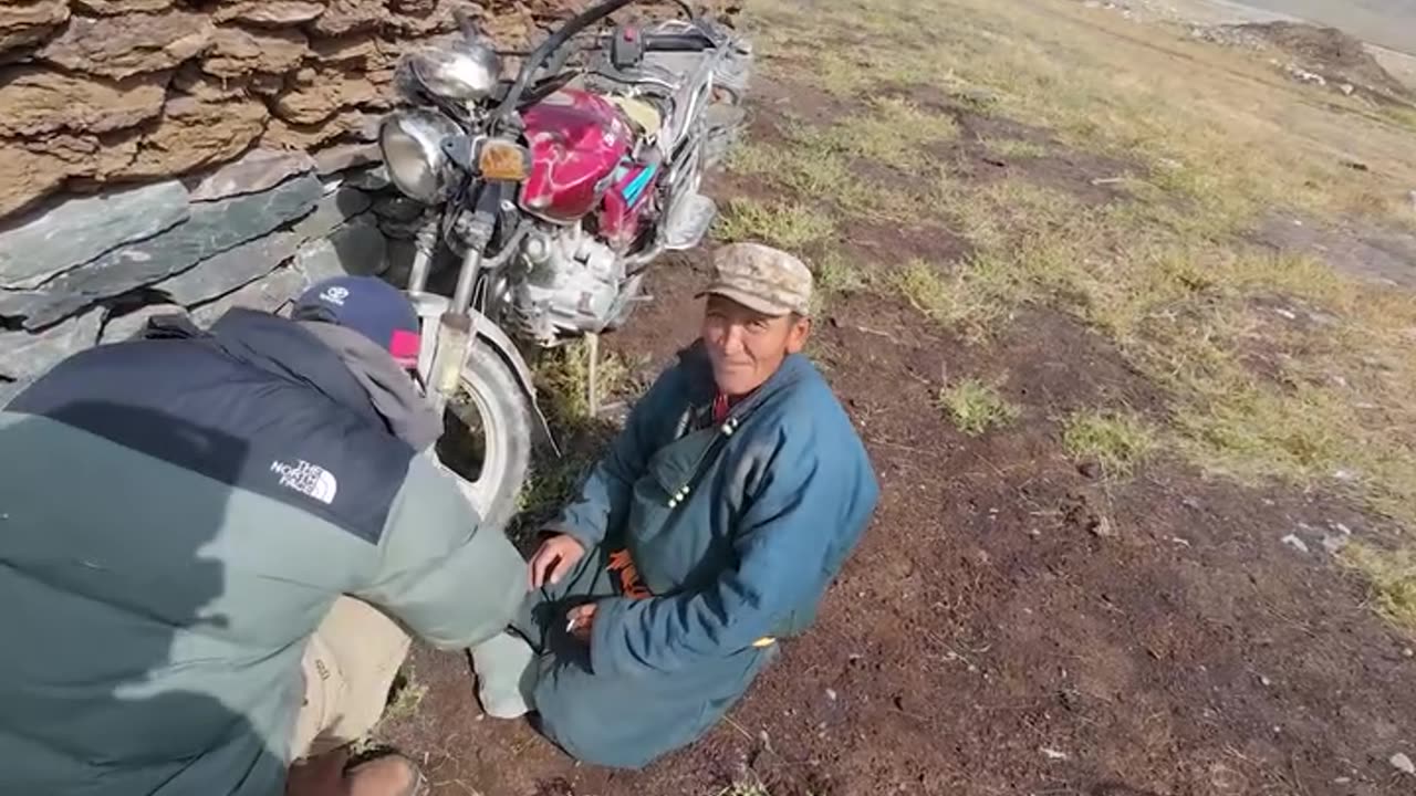 Rescuing Nomads in Mongolia’s Most Remote Corners: A Mission of Hope! 🏔️🤝"