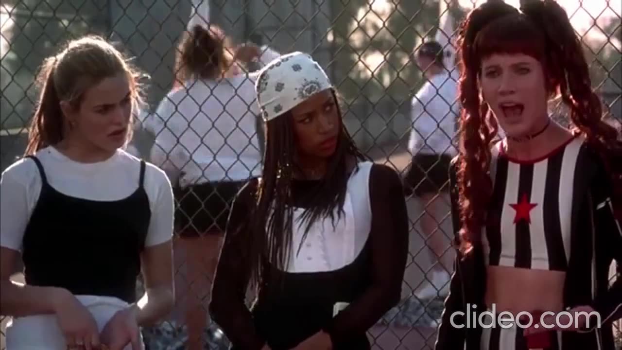 ICE SPICE - ACTIN A SMOOCHIE (VIDEO)