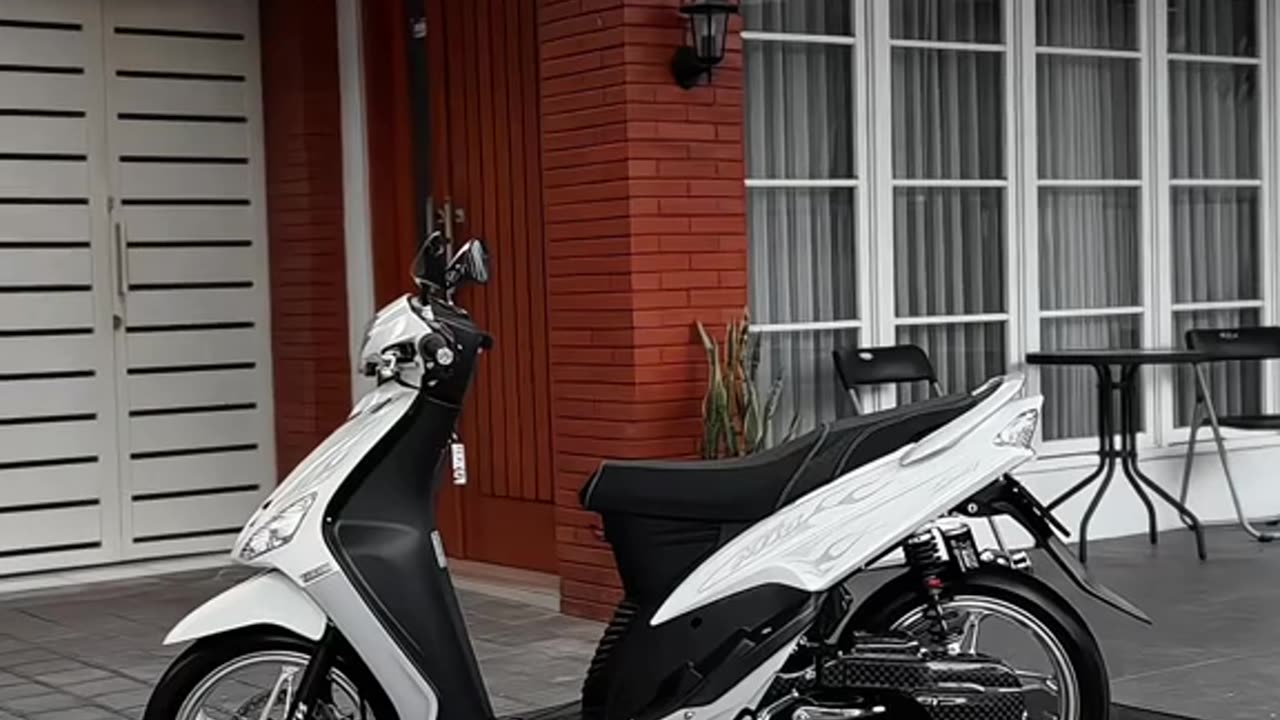 Yamaha Mio White Mamba