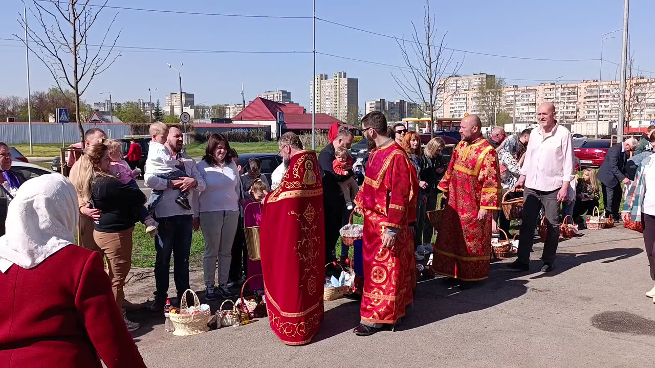 "Kyiv Easter: Waiting for the Blessing"
