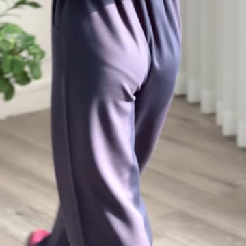 معرفی شلوار نیم بگ دخترانه پارچه‌ای در فروشگاه پادمیرا