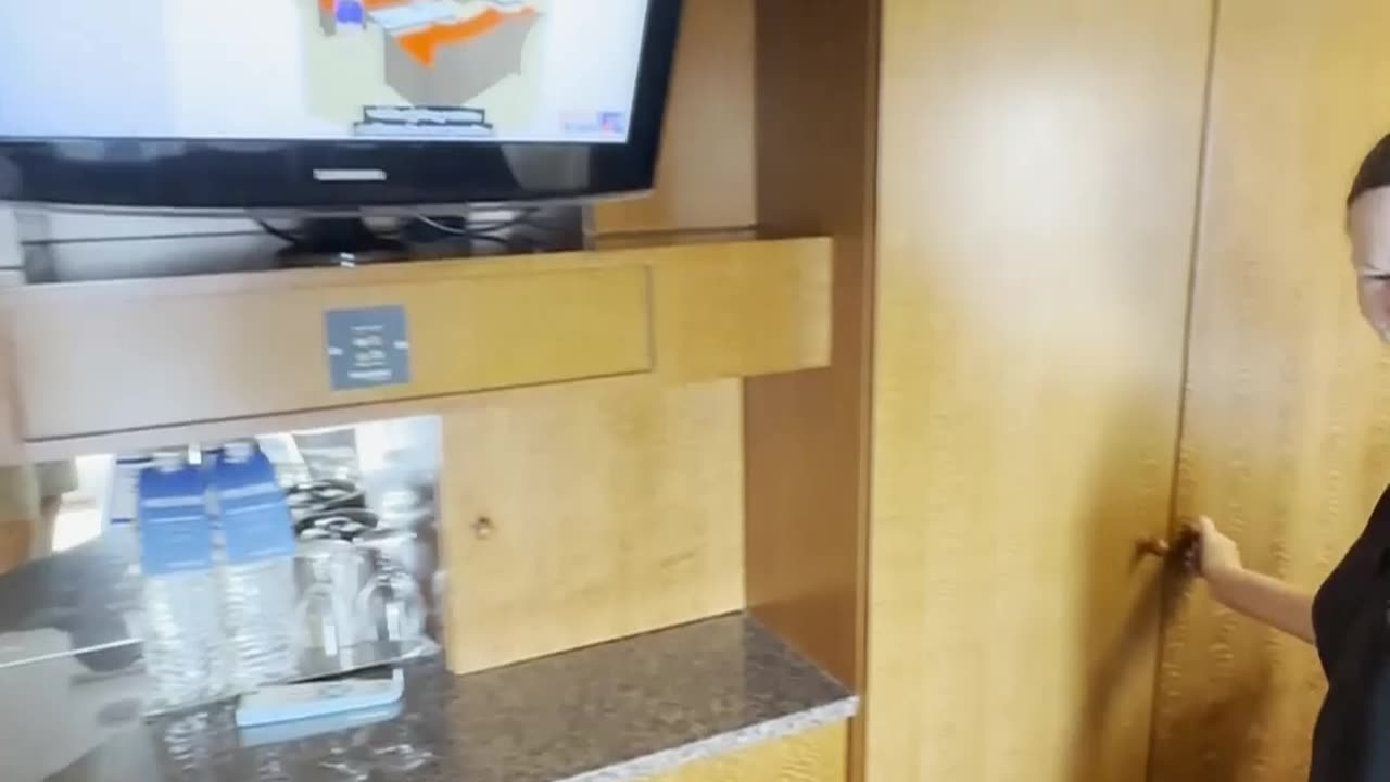 Carnival Glory Ocean Suite Tour – Is It Worth It? | Tall Man’s Cruise Adventures