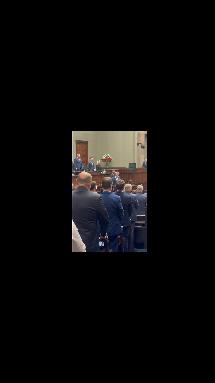 Polish Parliament stopped & held a moment of silence and prayer for Charlie Kirk