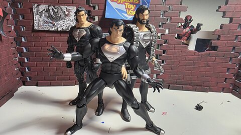 Does Mafex have the monopoly on DC Figures? Recovery Suit Unboxing