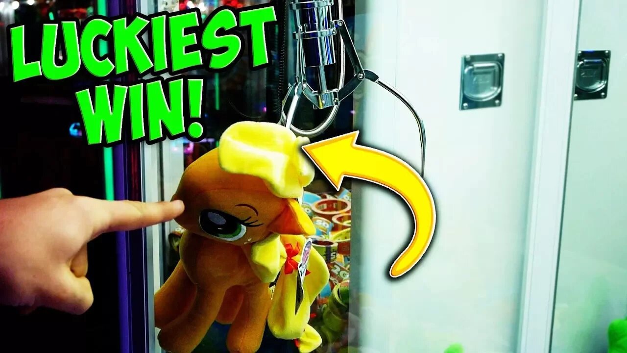 ONE OF THE LUCKIEST CLAW MACHINE WINS YOU WILL EVER SEE!