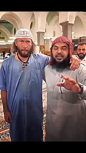 ‼️🇸🇦🔥"CHRISTIAN" Changes His Name to 'MUSLIM' in Madinah! #shorts