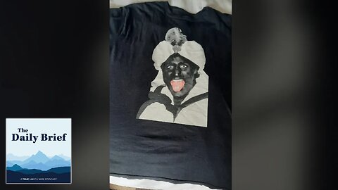 Man kicked off plane for wearing Trudeau blackface shirt
