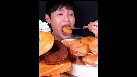 Satisfying Creamy Donut Mukbang 🍩✨