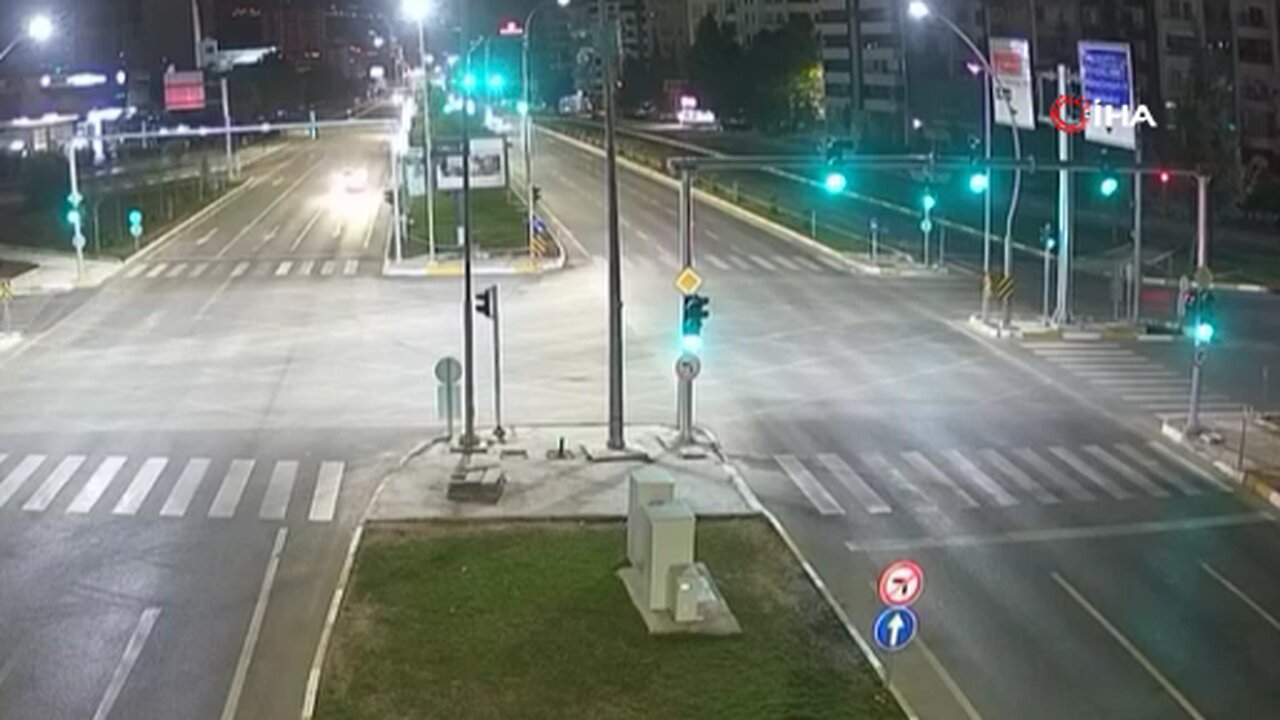 Taksiyle otomobil çarpıştı: 2 yaralı