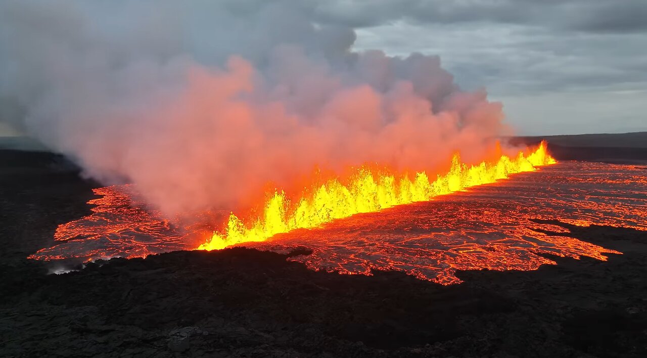 Jul 16, 2025: Aerial View of New Volcanic Rift in Iceland