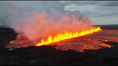 Jul 16, 2025: Aerial View of New Volcanic Rift in Iceland