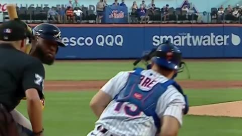 Ronald Acuña Jr. llegó a una cifra redonda de bases robadas