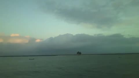 Filming a small island in the middle of the sea at dusk! [Nature & Animals]