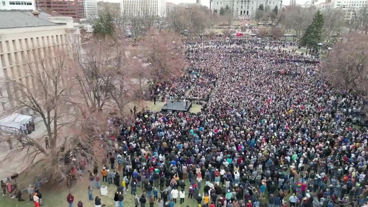 Fact Check: NO EVIDENCE GPS data proves '84% Of Devices' at Colorado Rally With Sanders And AOC