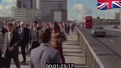 London Bridge commuters in 1984