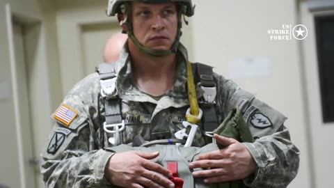 IRAN SHOCKED! Heavily Armed US C-17 Globemaster III Night Paratroopers Headed to The Middle East