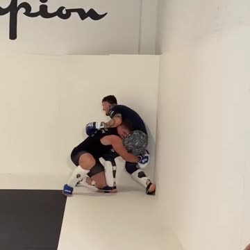 Rico Verhoeven Shocks Tom Aspinall With a Takedown.+