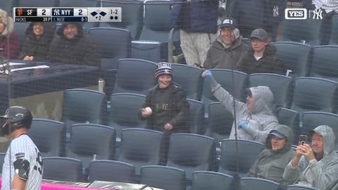 Aaron Judge gives a kid a souvenir! #aaronjudge #yankees #mlb