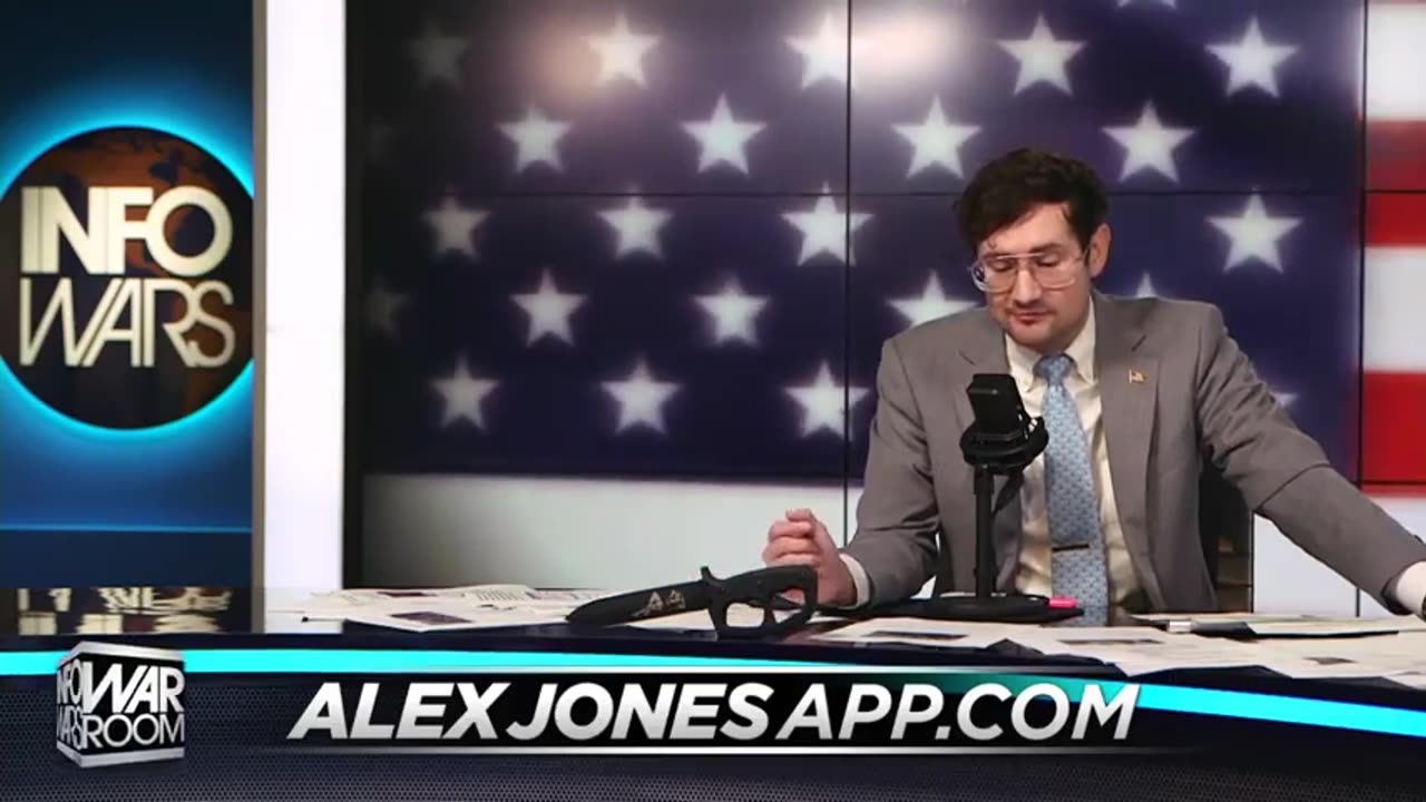 WAR ROOM (Full Show) Thursday - 1/22/26