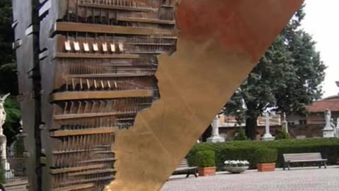 FAMOUS GRAVES - VOL. 337: FREDERICO FELLINI