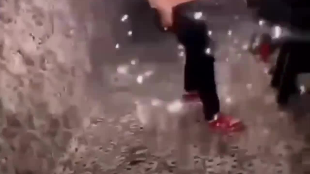 DJ hace truco pero con efecto colateral