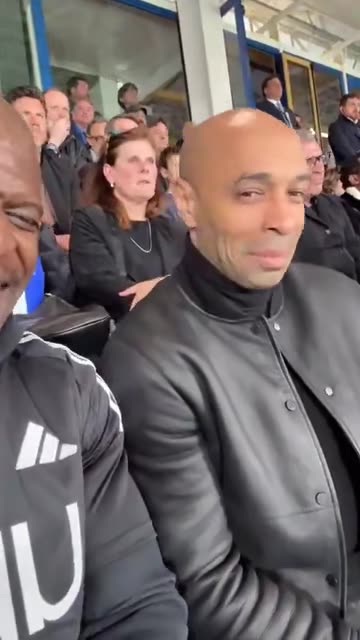 Terry crews attempts to recreate Thierry Henry's smirk lmao...