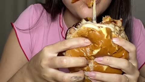 Delicious Burger Eating 😍