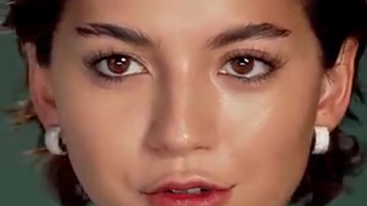 Incredible: "I'm Not New to This, As You Can Tell"—Isabela Merced Falls Asleep t
