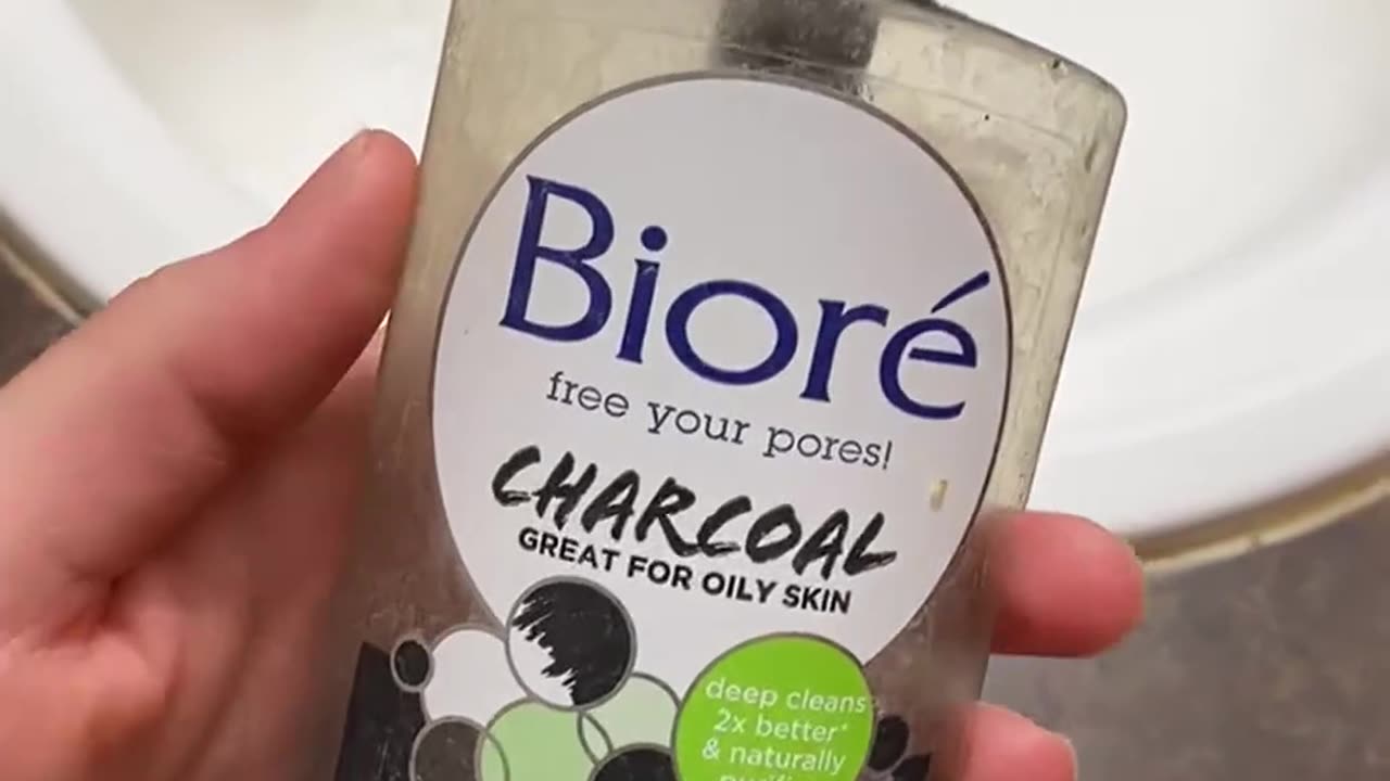 Say Goodbye to Oily Skin & Blackheads with Biore! 🧼✨