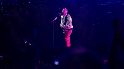 Plug In Baby (extended outro) - Muse (live)