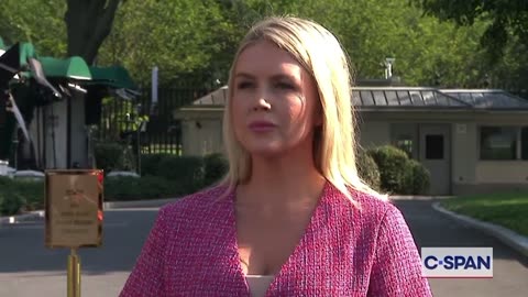 Karoline Leavitt explains Trump’s Regime Change comments, suggests Iranians should “rise up”