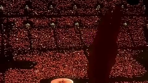 The whole crowd was singing 🥺🥰😍