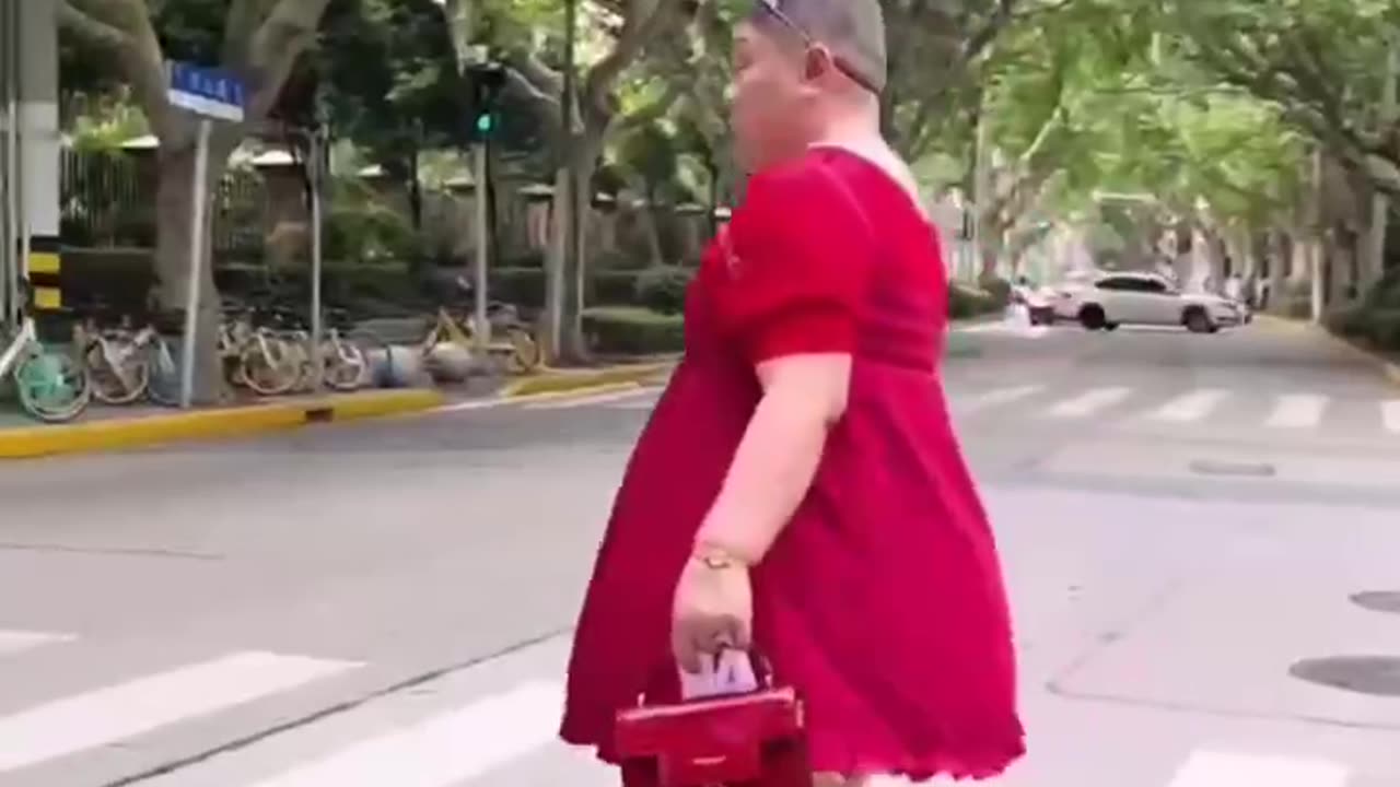 Dude, whose princess is this? 😎