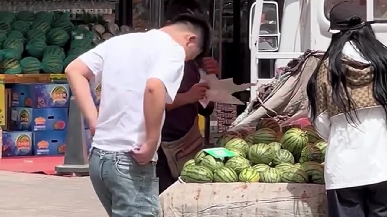 He Wore His Pants In Reverse & Couldn't Find His Backpocket! 😂
