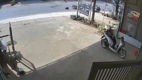 who cares about a bike accident？