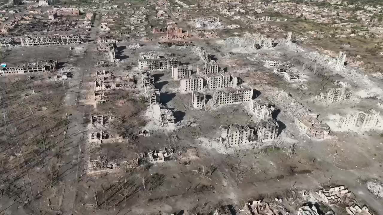 Russians Still Unable to Take Ruins of Vovchansk(Prewar Pop 20,000)