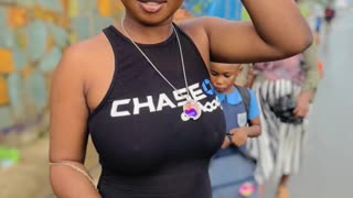 Pretty Girl shows off