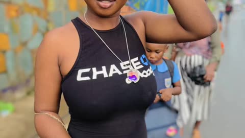 Pretty Girl shows off
