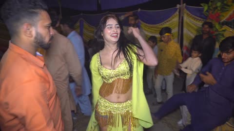 Pa Japhian Dildar Ve Ghut Ghut Pa #rumblevedio #mujra #mujradance #pakistanimujra