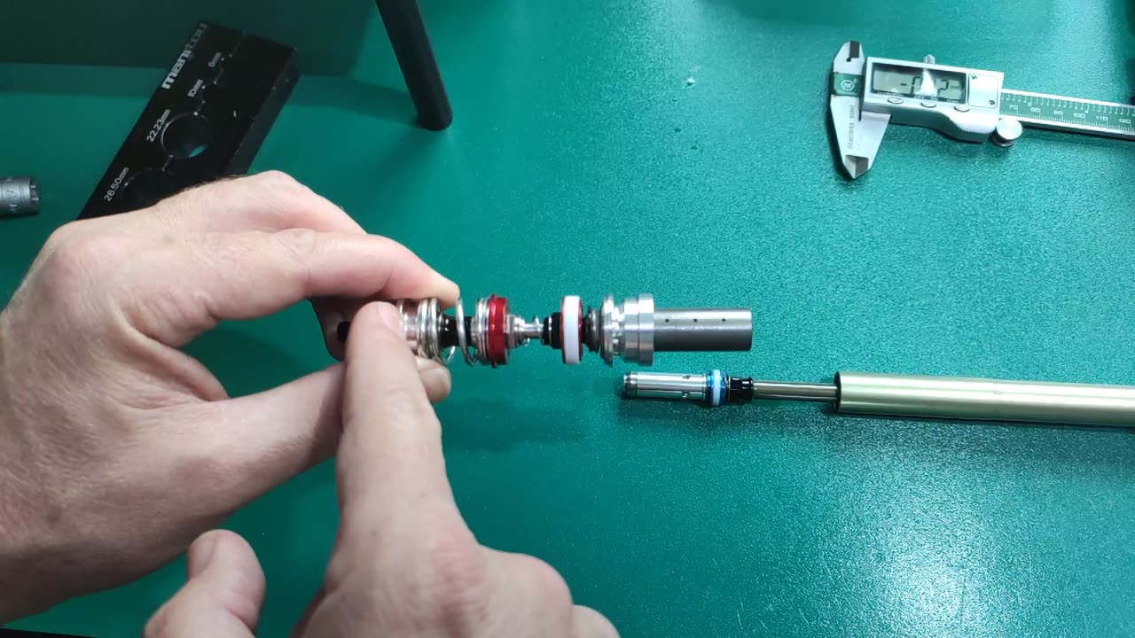 Manitou Dorado 37 Pro Workings