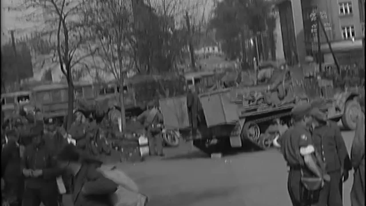 GERMANS SURRENDER, ... - GERMANS SURRENDER, KARLSBAD, CZECHOSLOVAKIA ; LT GEN J LAWTO - 111-adc-4456