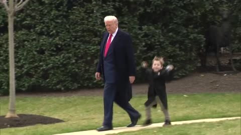 Heartwarming Moment: Trump and Elon Musk’s Son Walk to Marine One Together
