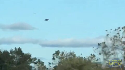 UFO Filmed during Road Trip