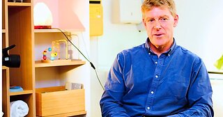Dr. Duncan Symes on Mantras Moments